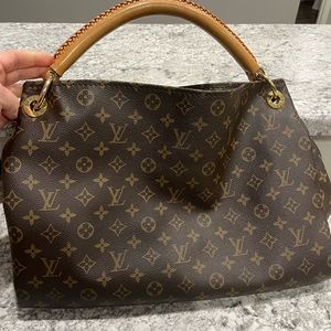 Authentic Louis Vuitton Artsy MM Monogram Handbag